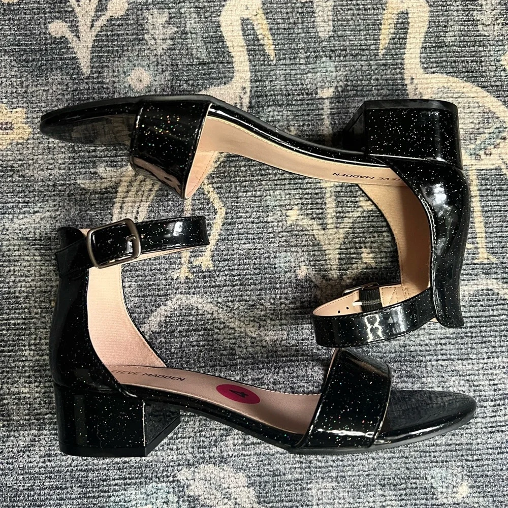 Steve Madden Kid’s' Carrson Glossy Black Rainbow Sparkle kitten heels